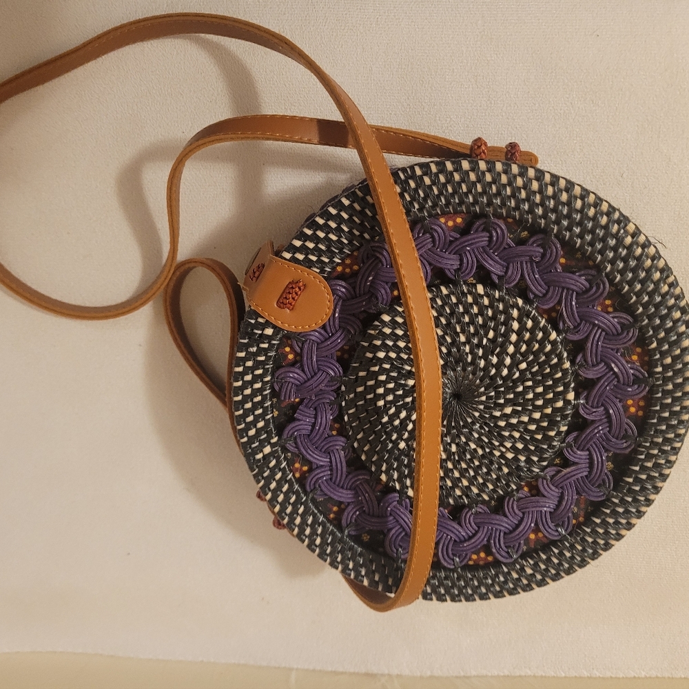 Round 8" Hand woven Rattan Wicker Straw Leather Crossbody Bag  Unique Shoulder - Picture 8 of 8